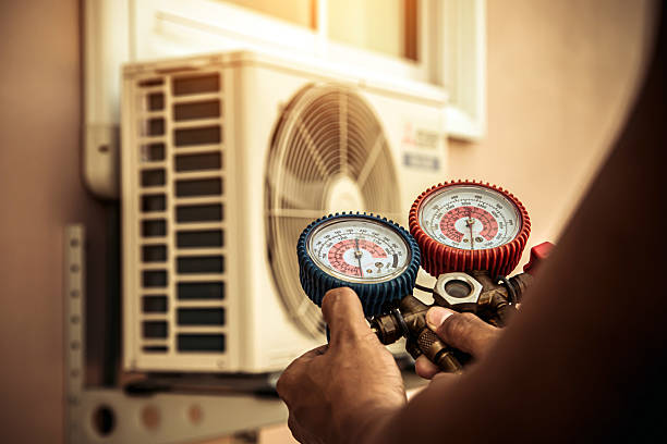 Professional Hvac Installation technician working in Blue Springs, MO